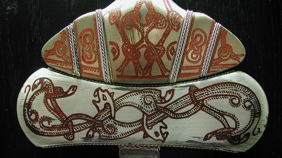 Gros plan d'un pommeau d'épée Viking (Musée archéologique Viking d'Haithabu, à Busdorf en Allemagne) - Keeshu