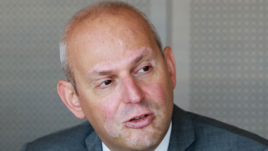 Jérôme Salomon alerte sur le risque de saturation des hôpitaux, si les Français ne respectent pas les gestes barrière et le confinement.