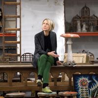 Portrait de Macha Makeïeff, dans la pièce des accessoires, au Théâtre de la Criée à Marseille, en novembre 2018