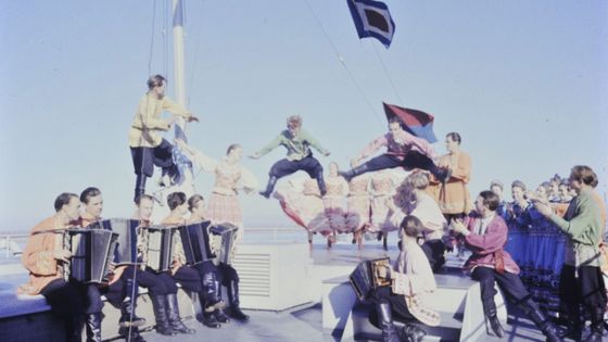 Chants et danses de la Volga : photographie de Roger Pic (1920-2001). 1965 - BnF-Gallica