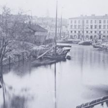 Canal à Stockholm entre 1859 et 1910. Eugène Trutat (1840-1910).
