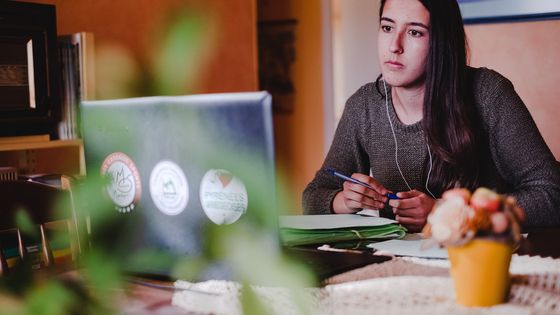 Pas de retour à l'université après le confinement pour les étudiants, qui attendent les précisions du gouvernement pour la tenue des examens ©AFP - LILIAN CAZABET / HANS LUCAS / HANS LUCAS VIA AFP