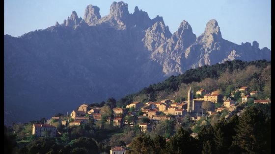Zonza et les aiguilles de Bavella, Corse. ©Getty - Gilles RIGOULET