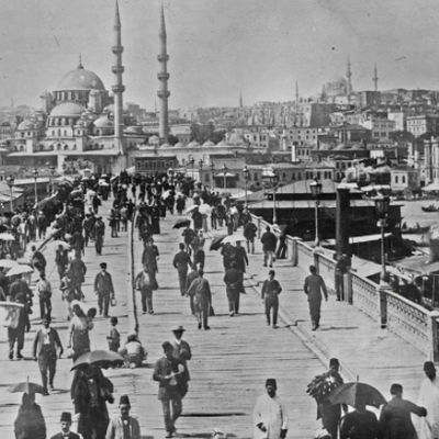 Constantinople, pont de Galata. Photo de presse/Agence Rol - 1922