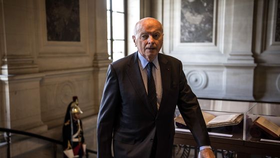 Le défenseur des droits Jacques Toubon est l'invité des Matins ©AFP - Christophe ARCHAMBAULT