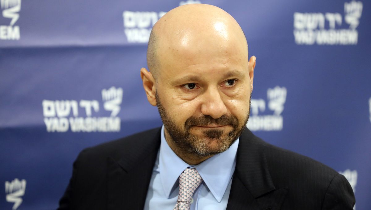 Qui Est Le Milliardaire Pret A Relancer La Production De Masques Dans Les Cotes D Armor