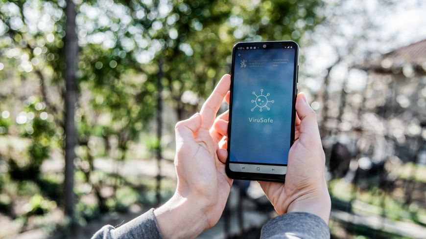 En Bulgarie, les autorités ont mis en place une application permettant de suivre les personnes touchées par le Covid-19