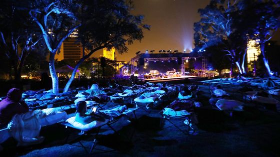 Une représentation de "Sleep" de Max Richter le 27/07/2018 à Los Angeles. La pièce sera diffusée par de nombreuses radios à travers le monde dimanche 12 avril de minuit à 8h. ©Getty - MARIO TAMA