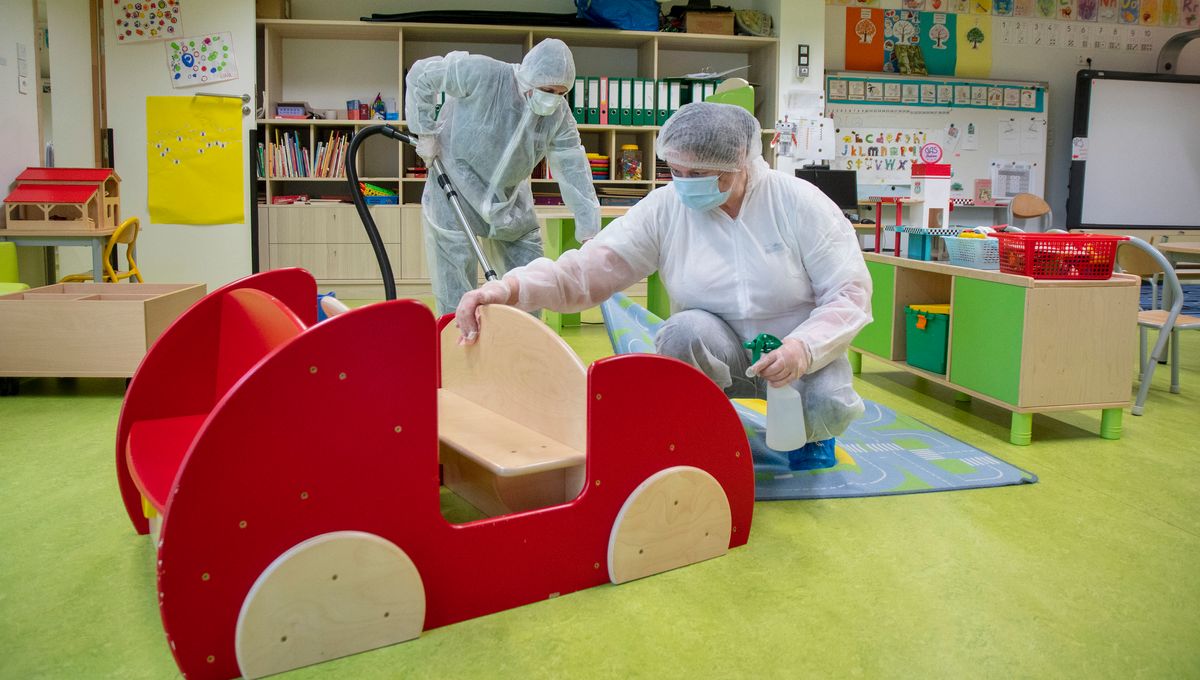 Coronavirus La Ville De Nimes Desinfecte Ses Ecoles De Fond