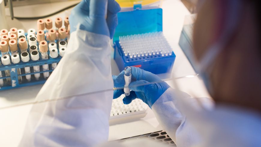 160 soignants de 2 hôpitaux de Strasbourg atteints par le coronavirus ont été testés. 159 ont développé des anticorps
