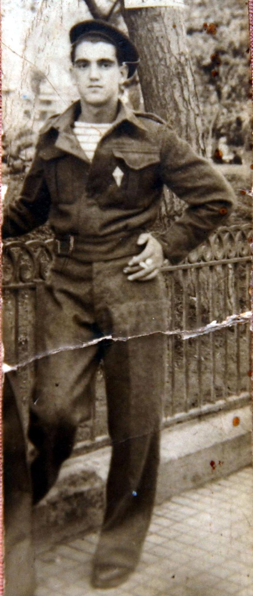 Photo prise en 1942 de Léon Gautier, président de l'association des bérets verts français du commando Kieffer.