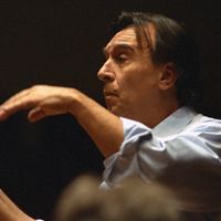 Le chef d'orchestre Claudio Abbado a enregistré Egmont, musique de scène de Beethoven, avec Cheryl Studer, Bruno Ganz, l'Orchestre Philharmonique de Berlin (DG)