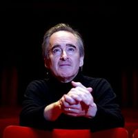 Le chef d'orchestre américain James Conlon, actuel directeur de l'Opéra de Los Angeles, au Dorothy Chandler Pavilion de Los Angeles en octobre 2013