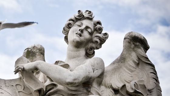 Ange du Pont Saint Angelo à Rome (détail) ©Getty