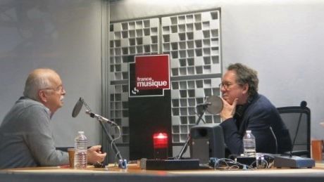 France Musique, studio 361... L' écrivain Erik Orsenna & Le producteur Benoît Duteurtre (g. à d.)