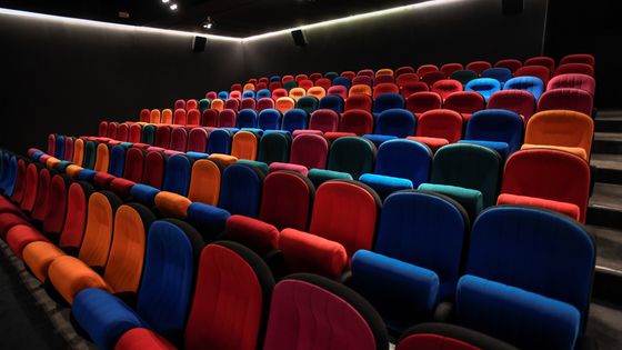 Quand et comment rouvrir les salles de spectacles ? ©AFP - STEPHANE DE SAKUTIN