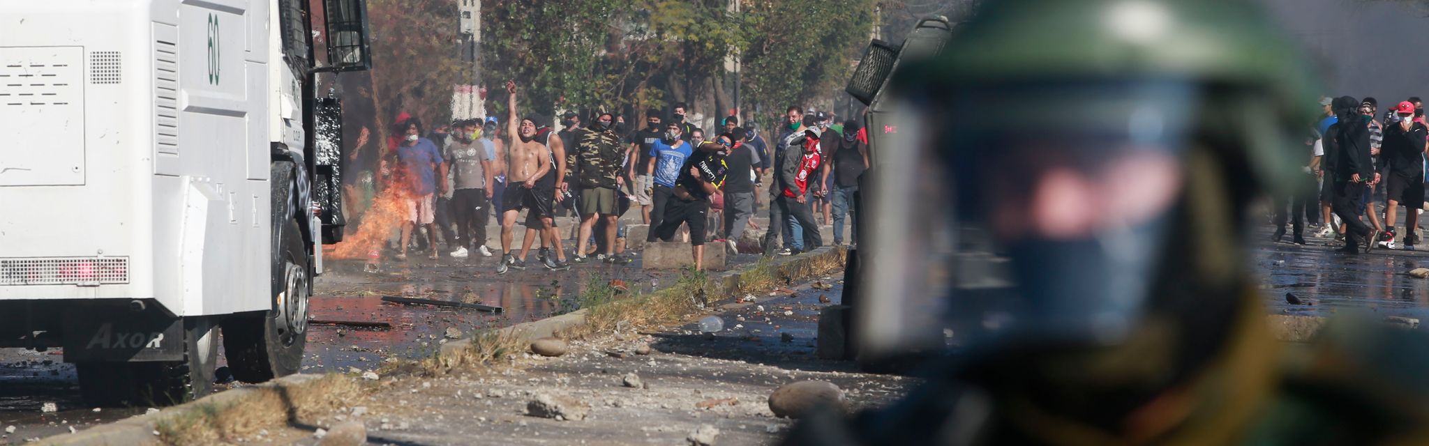 Manifestation réprimée par la police à El Bosque, Chili, le 18 mai 2020
