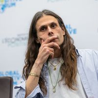 Aurélien Barrau, astrophysicien spécialisé en relativité générale, physique des trous noirs et cosmologie pendant la 3e Edition du Global Positive Forum à Paris, le 3 décembre 2019.