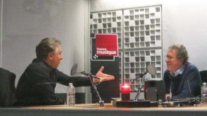 France Musique, studio 361... Roberto Alagna, ténor & Benoît Duteurtre, producteur (g. à d.) - Annick Haumier / RF