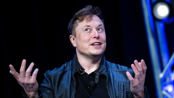 Elon Musk, le 9 mars 2020 à Washington. Le patron de Tesla veut un redémarrage rapide de l'économie, quitte à défier la loi. ©AFP - Brendan Smialowski