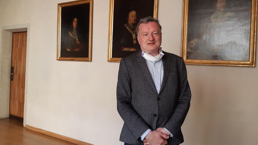 Jan Konvalinka, vice recteur de l'université Charles : "Au moment où le gouvernement était totalement incapable de réagir rapidement, il y a eu de nombreuses initiatives de la part de la population. Ce qui a aidé à contenir la pandémie