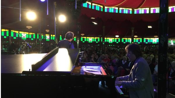 Richard Galliano & Jan Lundgren sur la scène du Magic Mirrors le 08 mai 2018 dans le cadre de Jazz Sous les Pommiers à Coutances