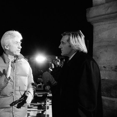 Alain Resnais et Gérard Depardieu sur le tournage de "I want to go home" en 1988.