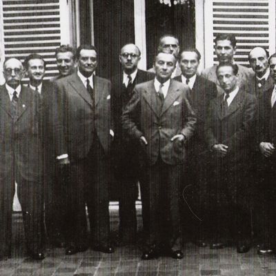 Le Conseil national de la Résistance se réunit pour la première fois à Paris, 48 rue du Four, le 27 mai 1943