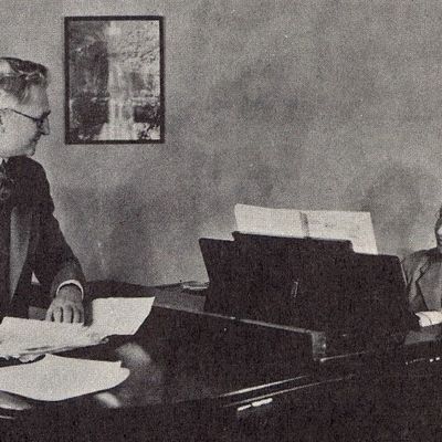 Jerome Kern au piano avec Otto Harbach (1930)