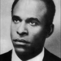 Photo datée des années 50 du psychiatre et révolutionnaire d'origine antillaise Frantz Fanon.
