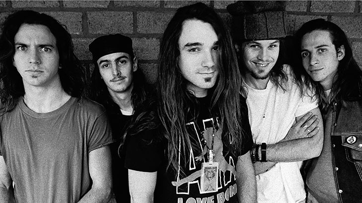Pearl Jam en 1992 à Amsterdam après la sortie de "Ten" | (Paul Bergen/Redferns)