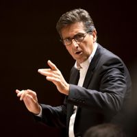 Le chef d'orchestre Pascal Rophé