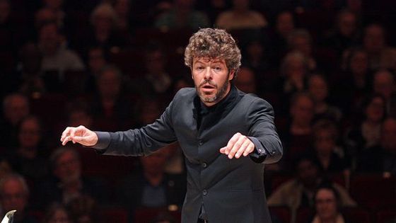 Le chef d'orchestre Pablo Heras Casado dirige l'Orchestre de Saint-Luc (Orchestra of St. Luke's) à Carnegie Hall à New York en 2015 ©Getty - Hiroyuki Ito
