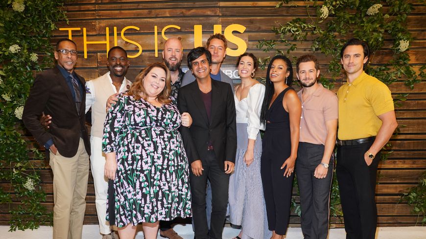 Sterling K. Brown (2e à gauche), acteur principal de "This is us" dit avoir toujours bénéficié du blind casting mais dans cette série, il explique désormais jouer un rôle écrit pour un homme noir...