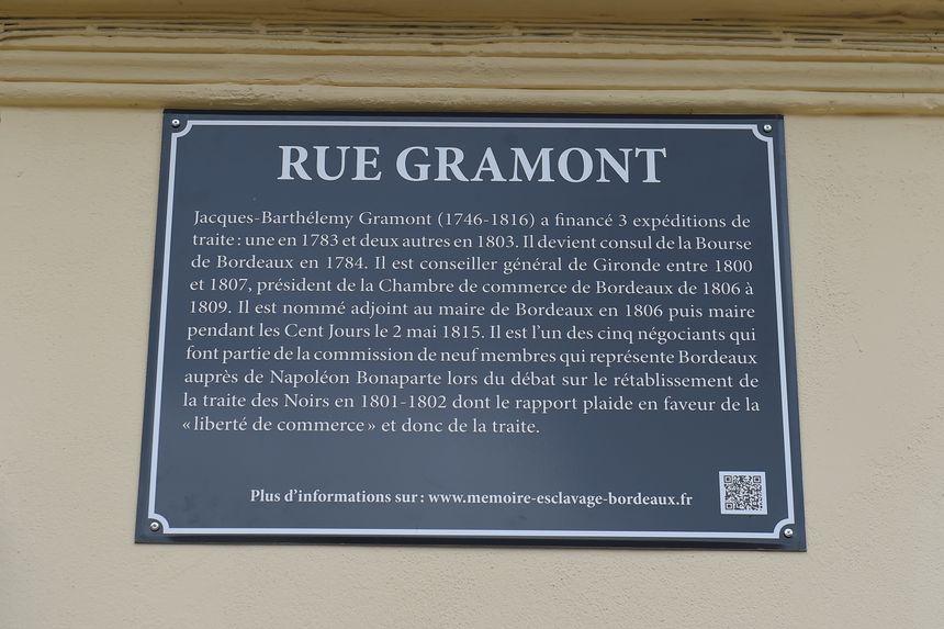 Cinq plaques explicatives ont été ajoutées dans certaines rues de Bordeaux le 11 juin 2020 pour éclairer le public sur le passé esclavagiste de la ville.