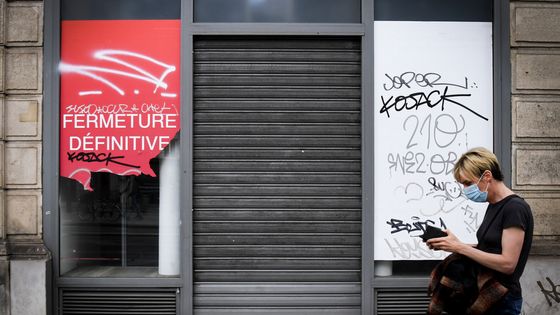 A Paris, le 8 juin 2020. Le commerce a perdu 54 milliards d'euros de chiffre d'affaires pendant le confinement. ©AFP - Alain Jocard