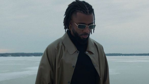 Lefa dans le clip "T'y arrivais pas" (Rosalía Kin)