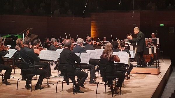 Début de concert : François-Xavier Roth et l'Orchestre National de France (25/06/2020 - reprise post-Covid des concerts à l'Auditorium de Radio France)