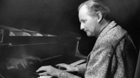 Kempff, Wilhelm - Pianist, composer, Germany*25.11.1895-23.05.1991+playing the piano - Photographer: Charlotte Willott- 1953Vintage property of ullstein bild ©Getty - Photographer: Charlotte Willott- 1953Vintage property of ullstein bild