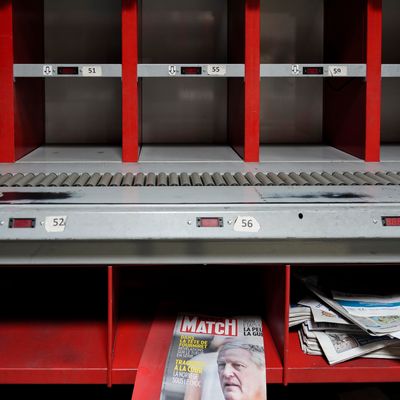 A la S.A.D (Société Agence Diffusion) de Marseille le 31 mai 2020. En grève alors depuis 3 semaines contre la liquidation de la filiale Presstalis. Les kiosquiers ont vu leur fréquentation baisser de 40 % pendant le confinement.