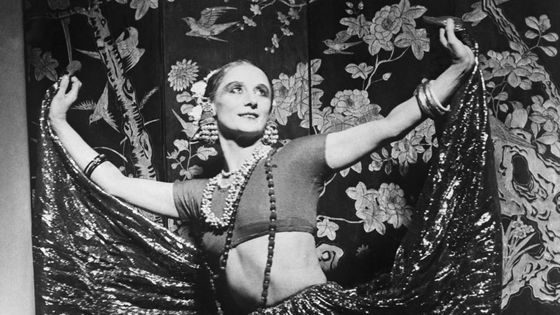 Anna Pavlova dans sa dance Hindou (Ouverture de la saison au Covent Garden de Londres - 1923) ©Getty - Bettmann