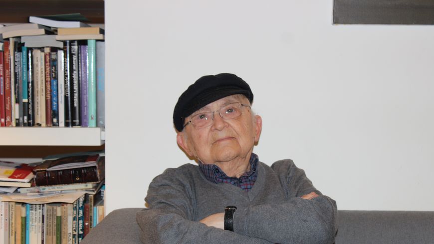 L'écrivain israélien Ahron Appelfeld à son domicile de Jérusalem, Israël, 5 février 2017