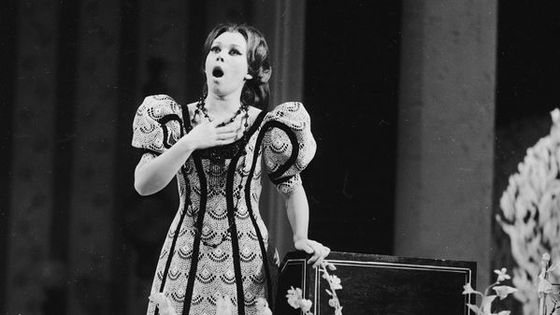 Mirella Freni sur la scène de l’Opéra royal de Covent Garden dans La Traviata de Verdi en avril 1967 ©Getty - Ray Moreton/Keystone