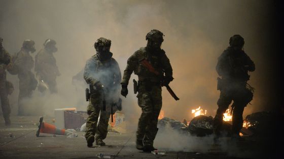 La police fédérale américaine à Portland le 23 juillet 2020. ©AFP - Ankur Dholakia / AFP