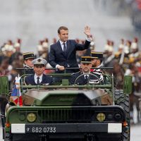 Emmanuel Macron sur les Champs Elysées le 14 mai 2017