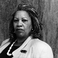 Toni Morrison a laissé au monde un héritage foisonnant et multiple.