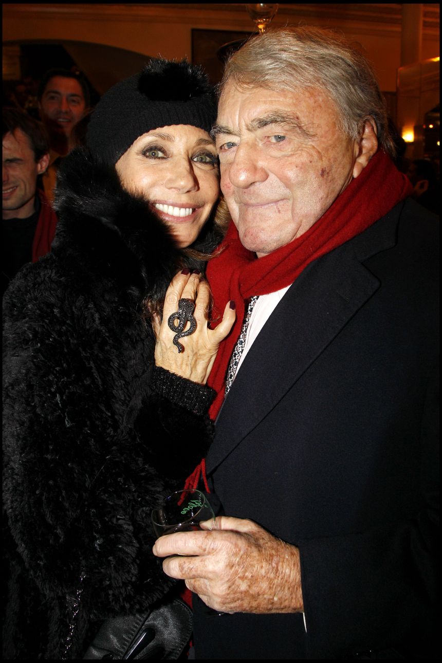 Marisa Berenson et Claude Lanzmann au 20ème anniversaire de "La Règle du Jeu", célébré au Café de Flore à Paris