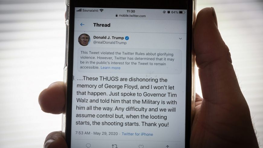 Pour la première fois, Twitter a accompagné un message posté par Donald Trump le 29 mai 2020 d'un avertissement : « Ce tweet a enfreint les règles de Twitter relatives à la glorification de la violence. »