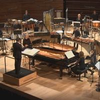 La scène de l'Auditorium de Radio France remplie de percussions
