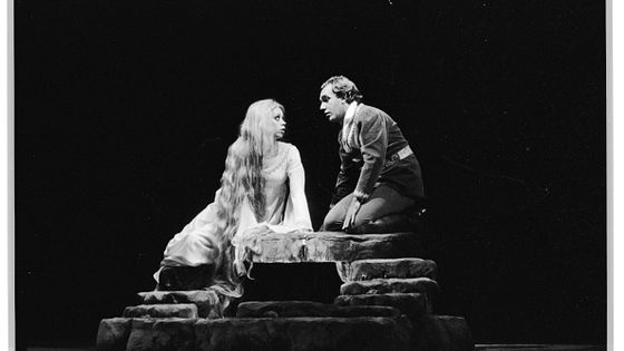 Pelléas (Dale Duesing) et Mélisande (Maria Ewing) découvrent qu'ils s'aiment, dans l'opéra Pelléas et Mélisande de Claude Debussy ©Getty - Ira Nowinski